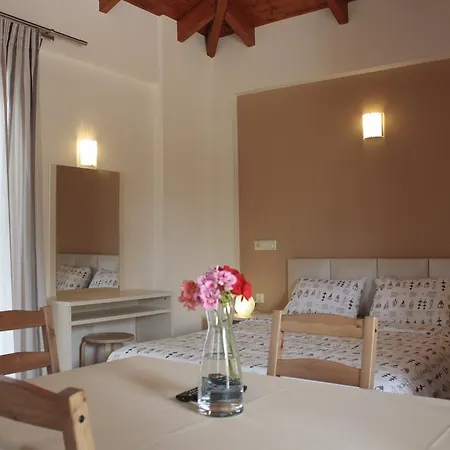 Evinos Garden Apartment Trikorfon Exterior photo